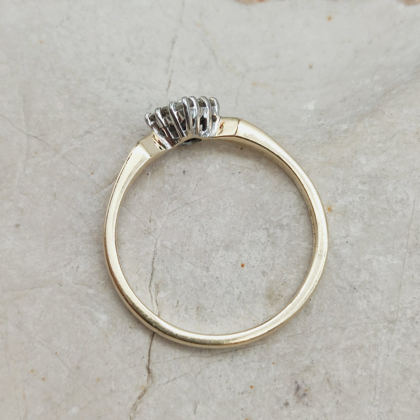 9 Carat gold vintage ring with Diamond Square Cluster