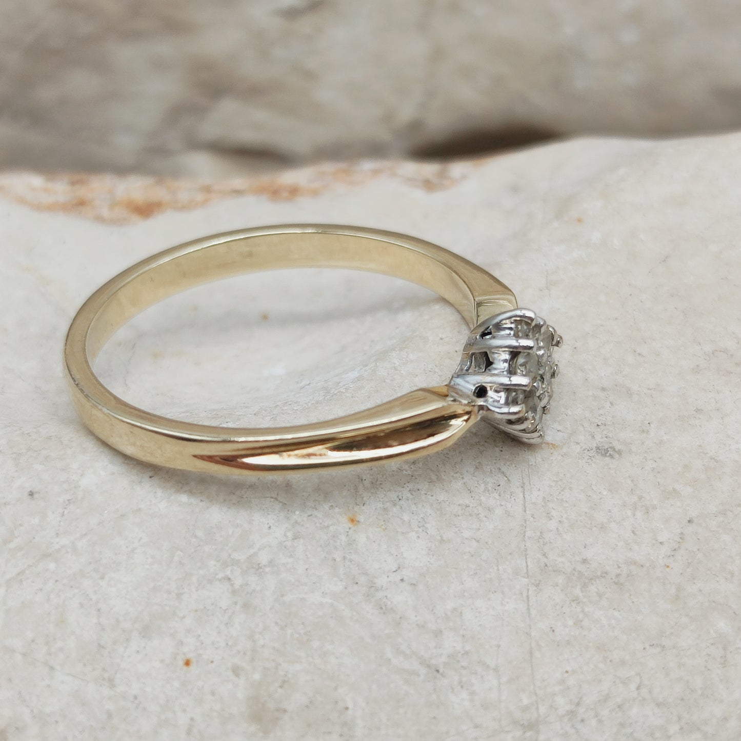 9 Carat gold vintage ring with Diamond Square Cluster