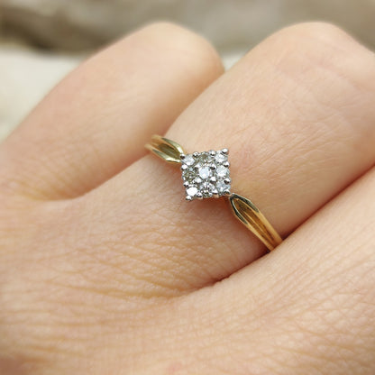 9 Carat gold vintage ring with Diamond Square Cluster