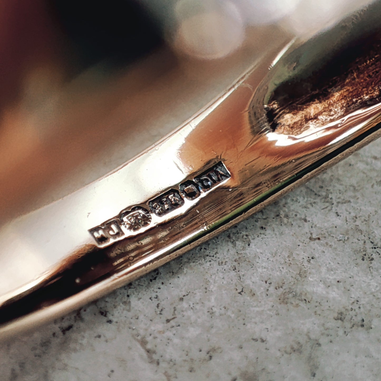 Keurmerken in de vintage diamanten ring

