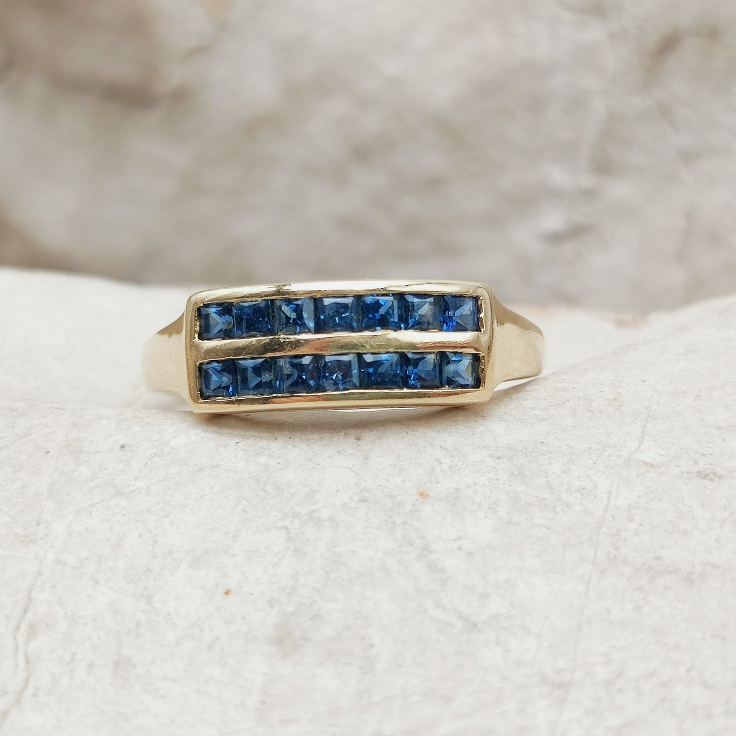 Vintage Carré Sapphire Ring in 18 Carat Gold