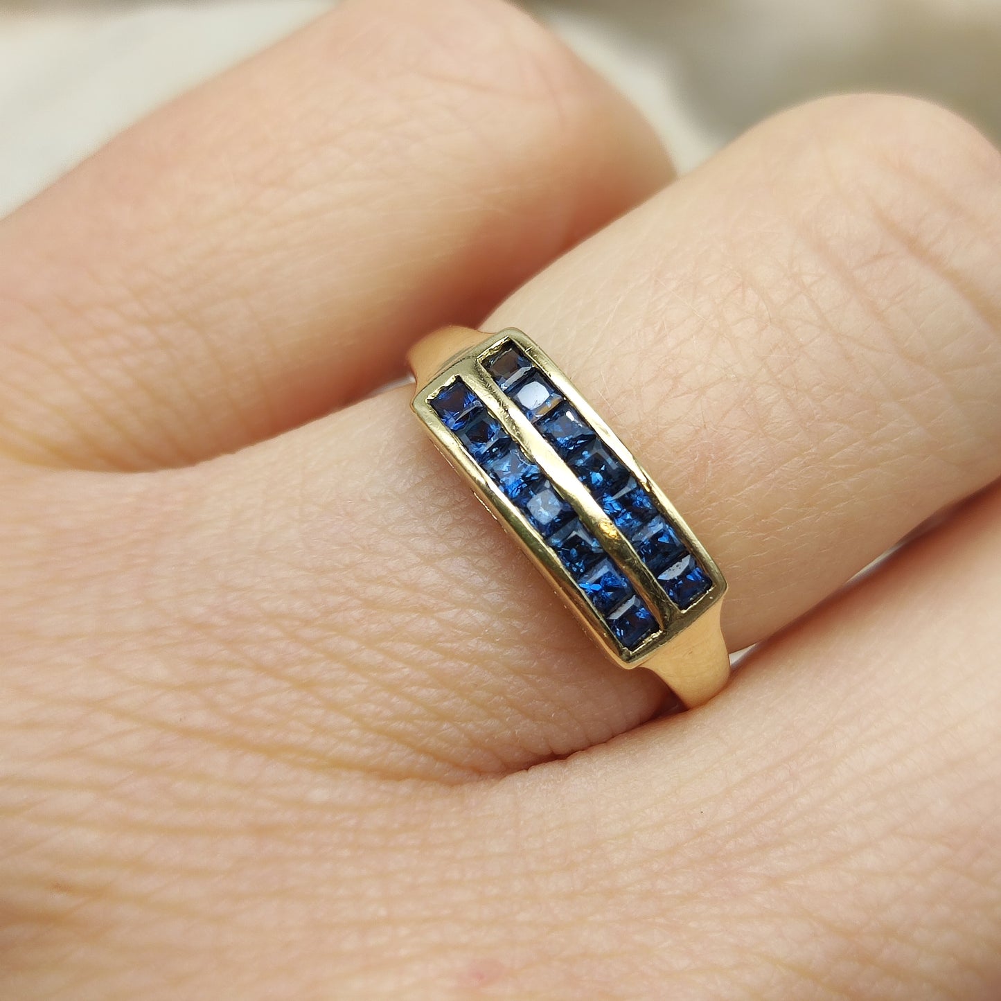 Vintage Carré Sapphire Ring in 18 Carat Gold