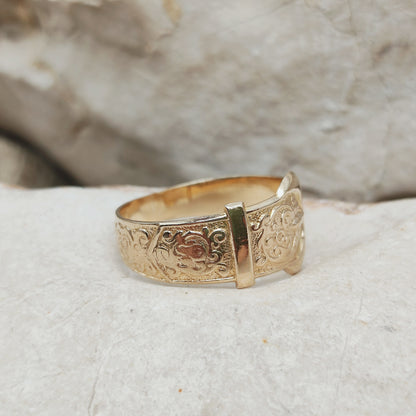 Vintage 1980's Buckle ring in 9K Gold