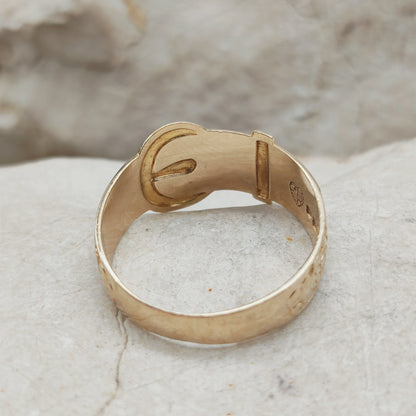 Vintage 1980's Buckle ring in 9K Gold