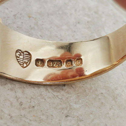 Vintage 1980's Buckle ring in 9K Gold