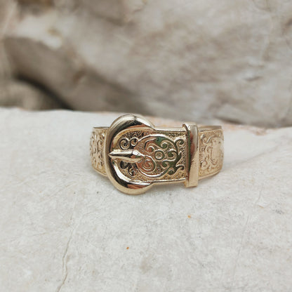Vintage 1980's Buckle ring in 9K Gold