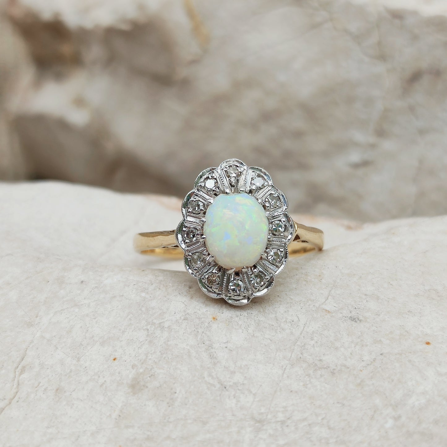 Vintage Ring with Opal and Diamond in 18 Carat gold