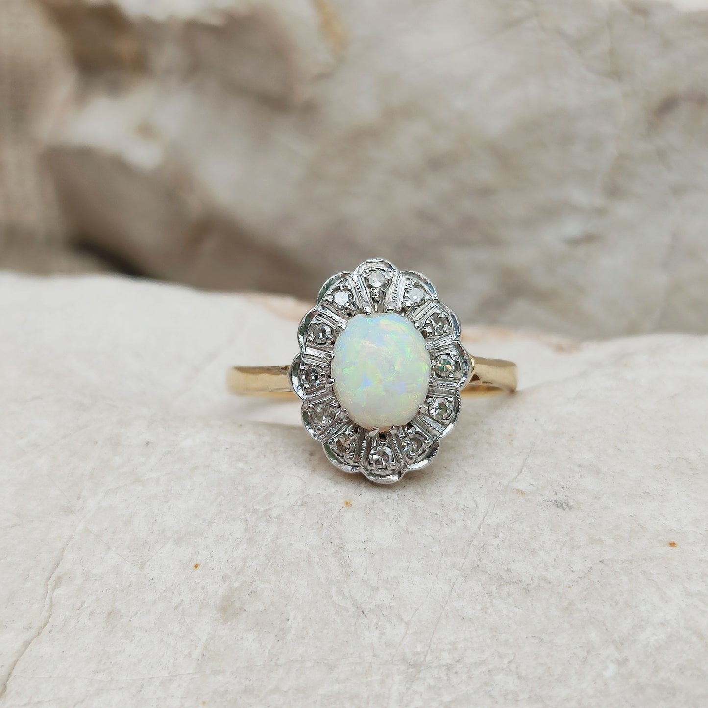 Vintage Ring with Opal and Diamond in 18 Carat gold