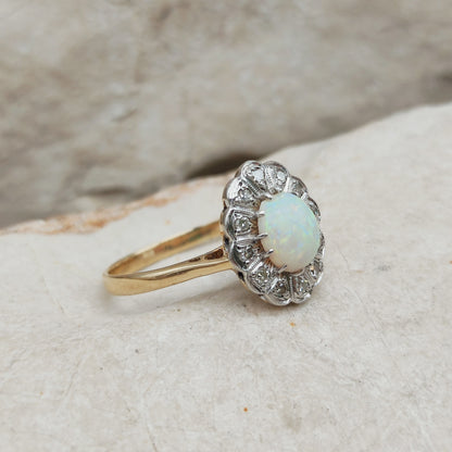 Vintage Ring with Opal and Diamond in 18 Carat gold