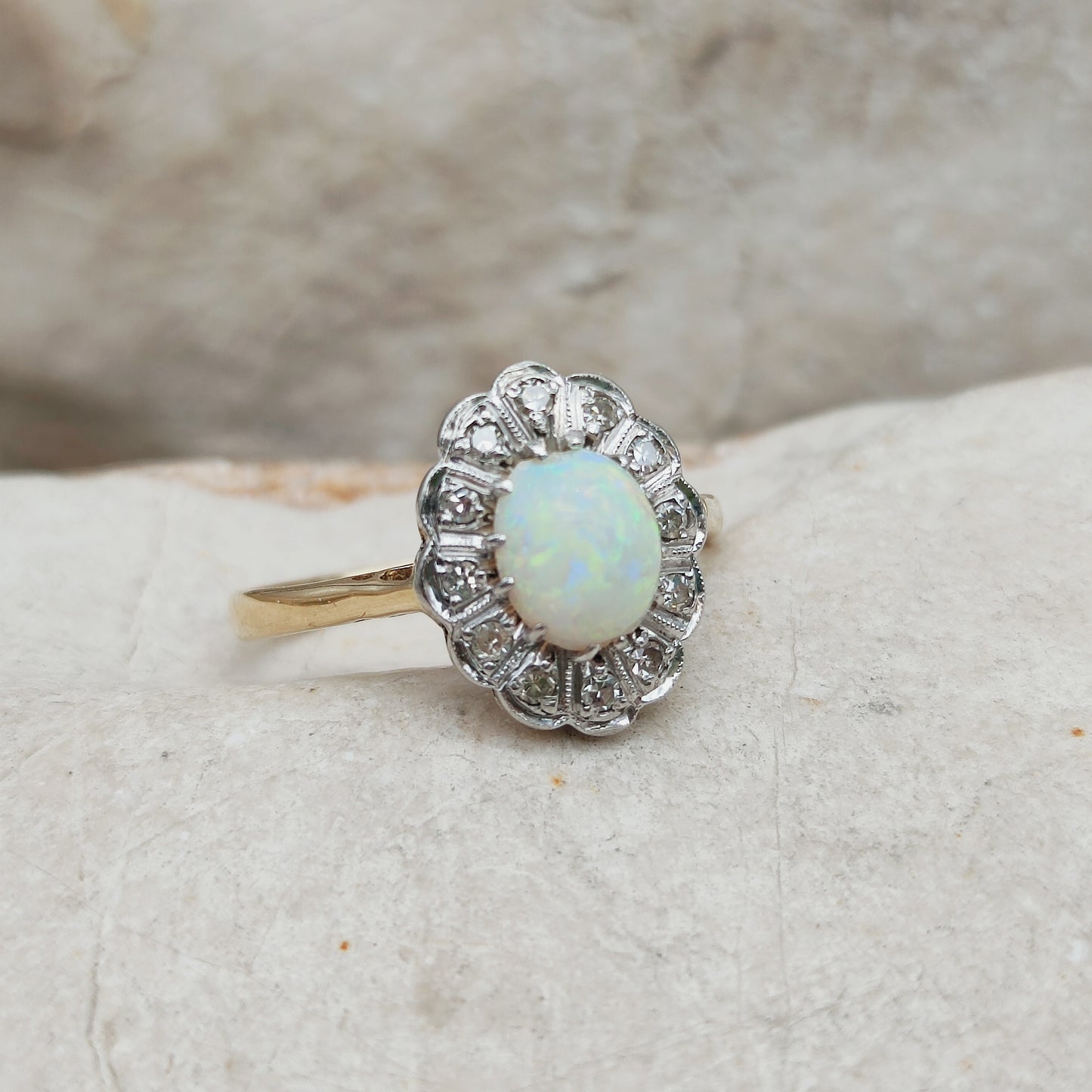 Vintage Ring with Opal and Diamond in 18 Carat gold