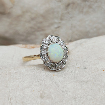 Vintage Ring with Opal and Diamond in 18 Carat gold