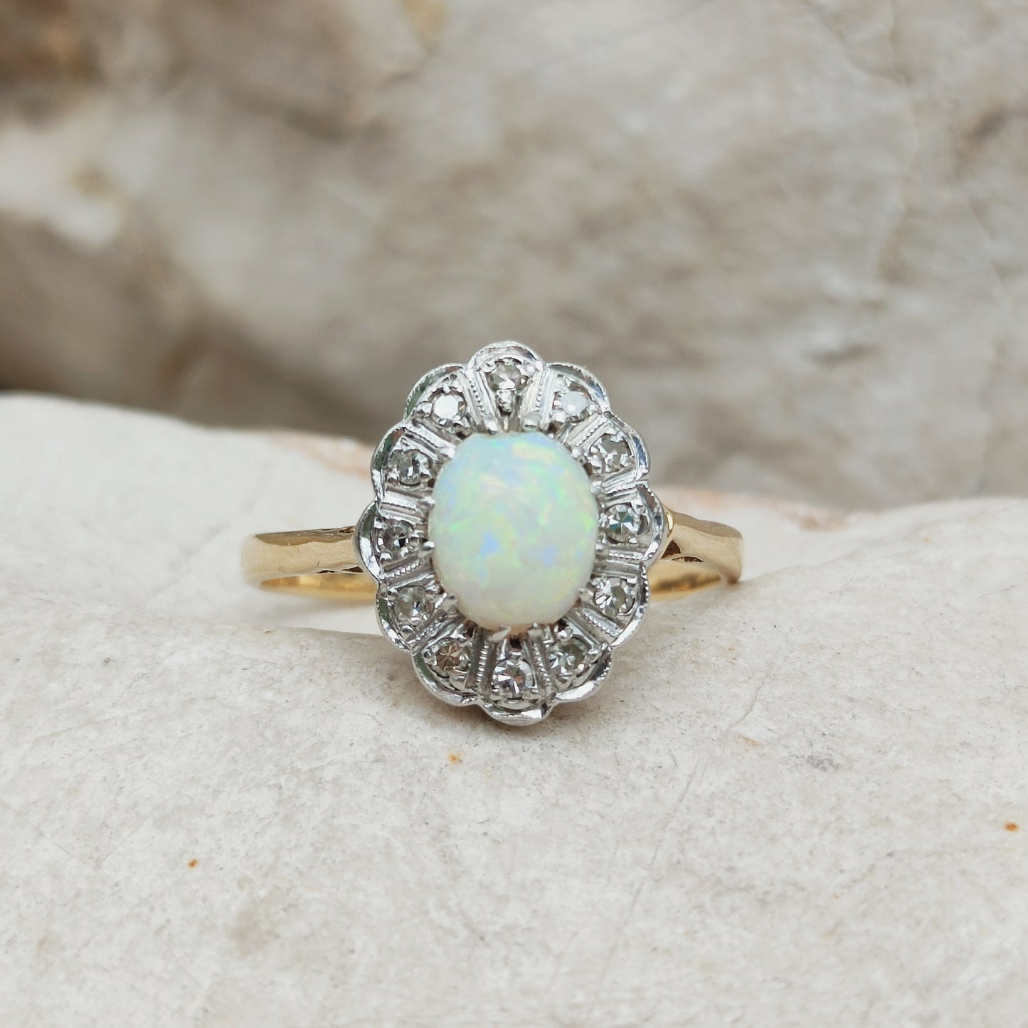 Vintage Ring with Opal and Diamond in 18 Carat gold