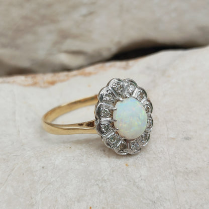 Vintage Ring with Opal and Diamond in 18 Carat gold