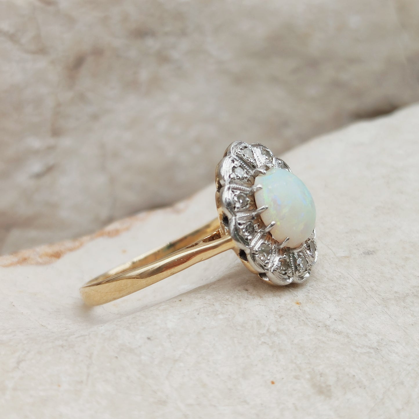 Vintage Ring with Opal and Diamond in 18 Carat gold