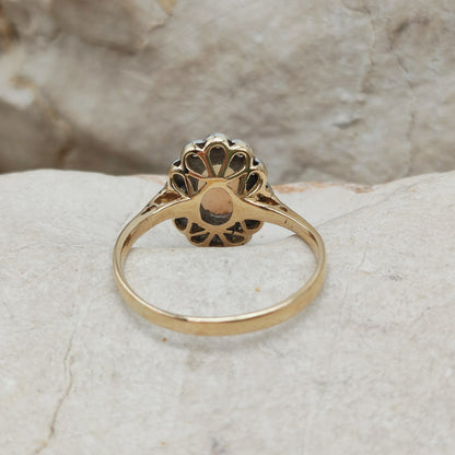 Vintage Ring with Opal and Diamond in 18 Carat gold
