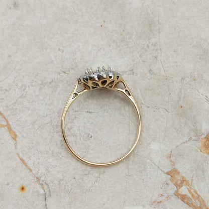 Vintage Ring with Opal and Diamond in 18 Carat gold