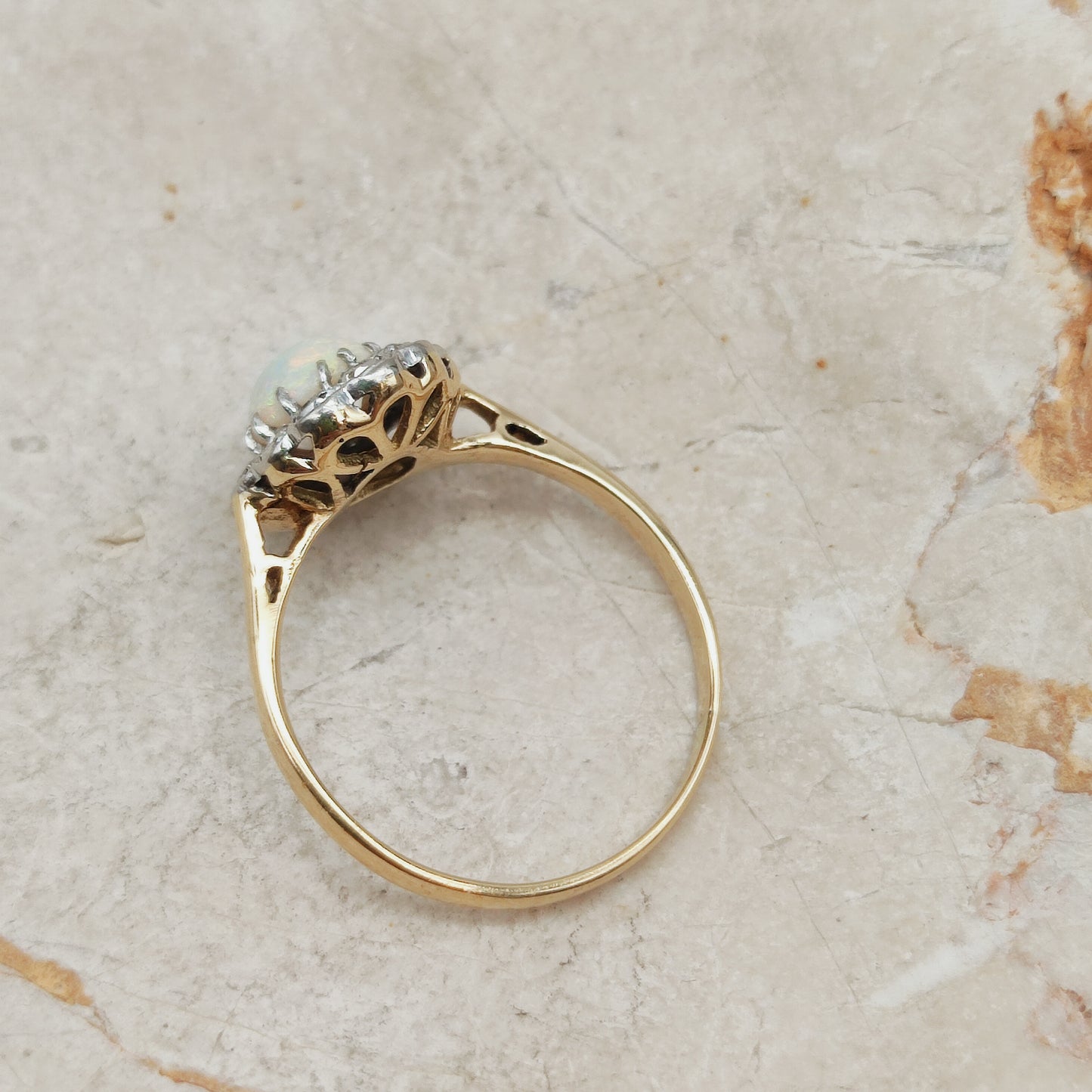 Vintage Ring with Opal and Diamond in 18 Carat gold