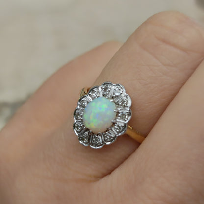 Vintage Ring with Opal and Diamond in 18 Carat gold