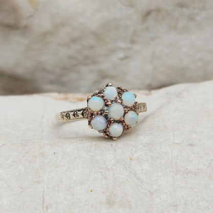 Vintage Sixties Opal Cluster ring in 9K gold