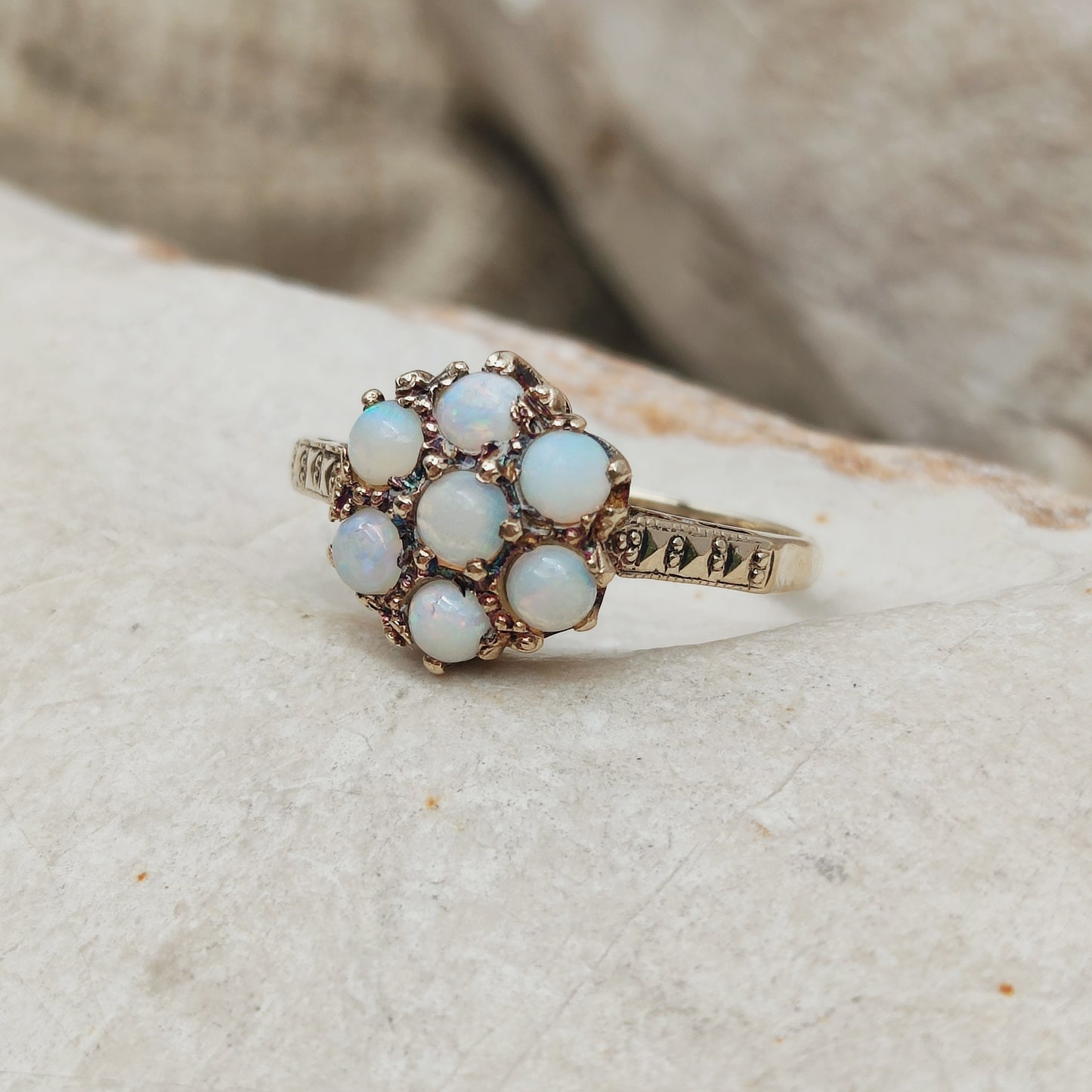 Vintage Sixties Opal Cluster ring in 9K gold