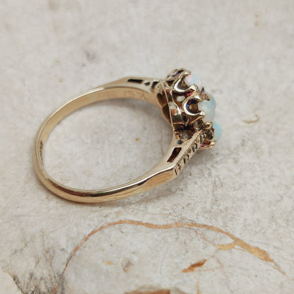 Vintage Sixties Opal Cluster ring in 9K gold