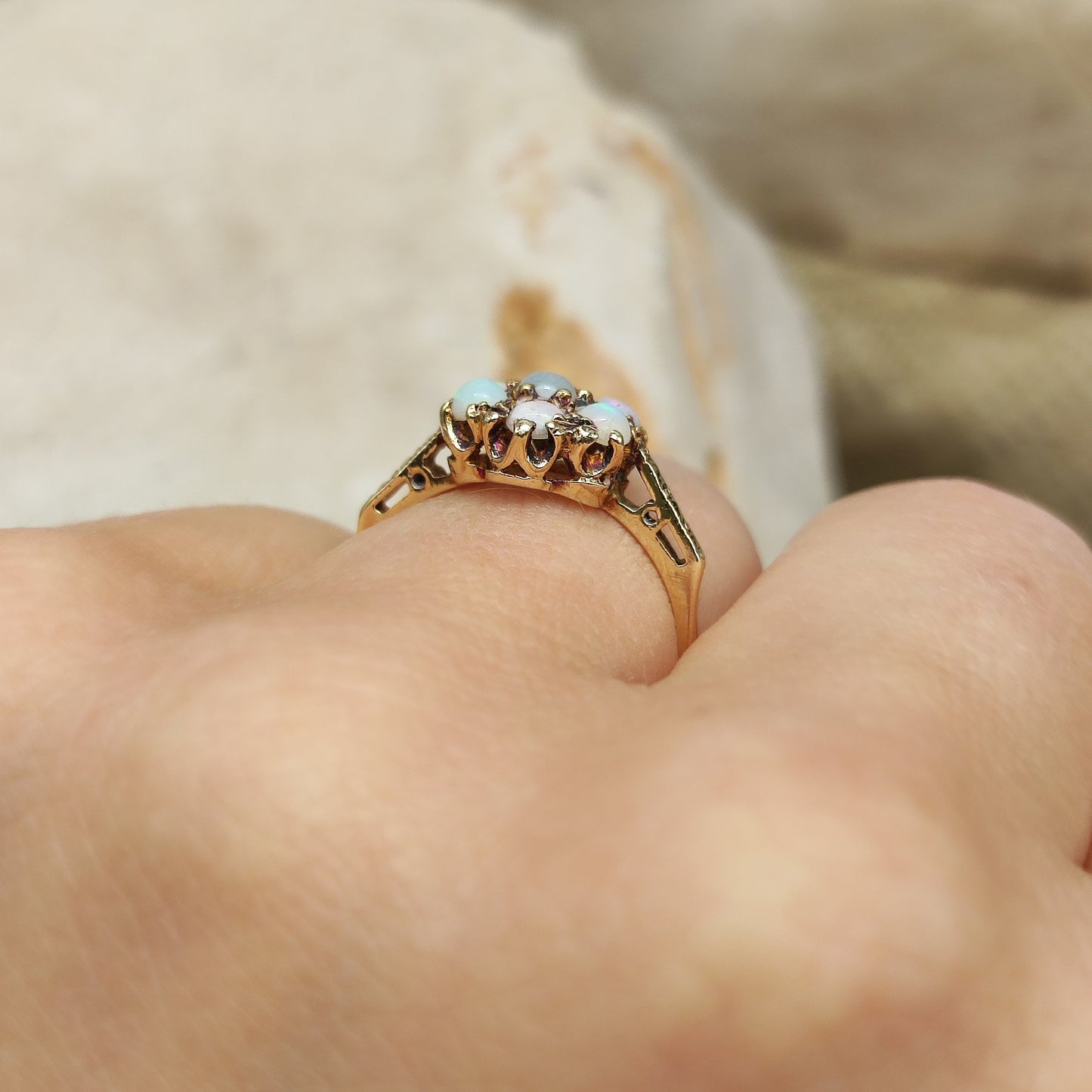 Vintage Sixties Opal Cluster ring in 9K gold