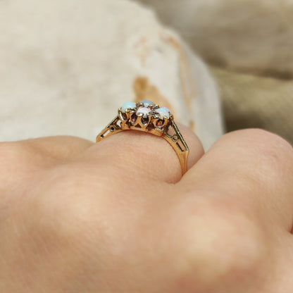 Vintage Sixties Opal Cluster ring in 9K gold
