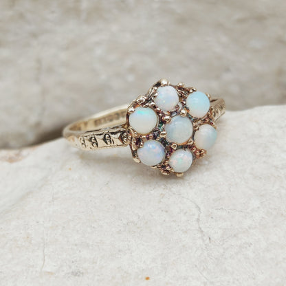Bewerkte 
vintage ringband met opaal