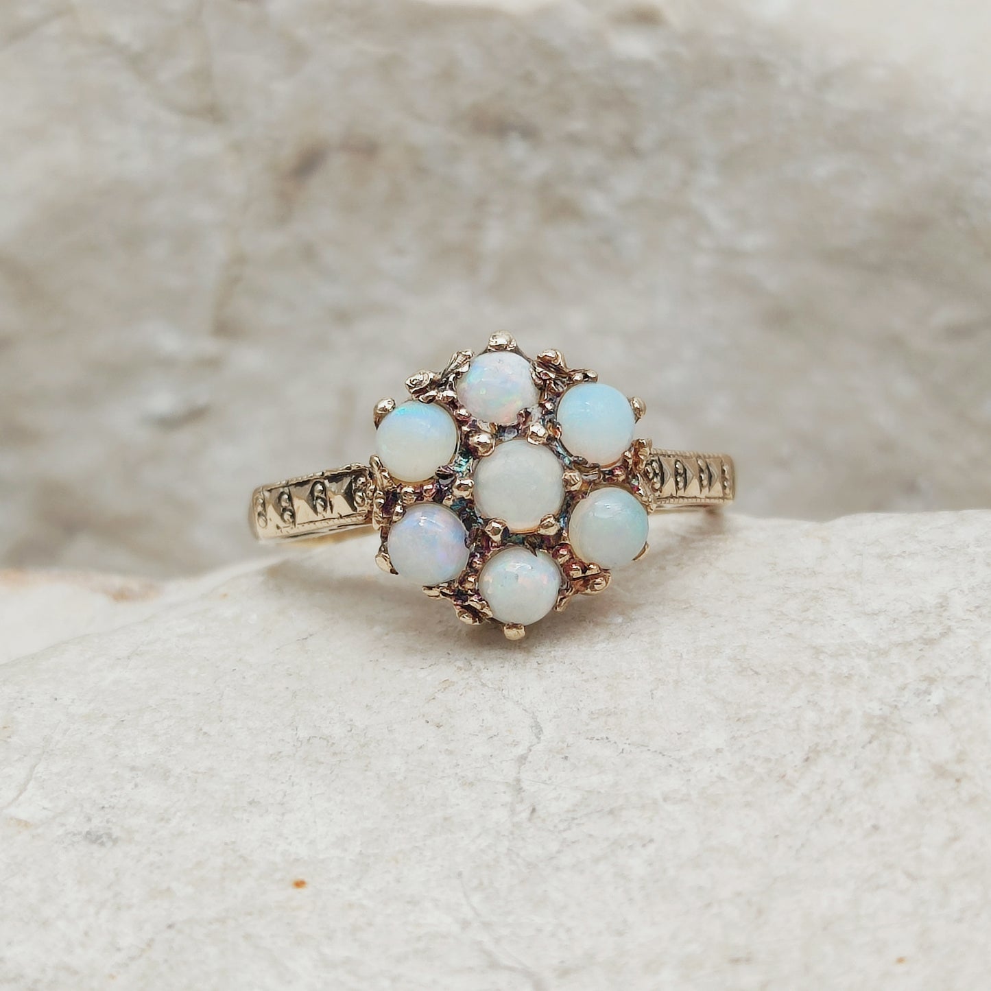Vintage Sixties Opal Cluster ring in 9K gold