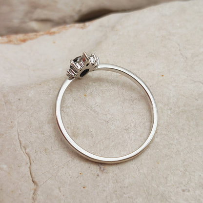 Modern 18 Karat white gold ring with Salt and Pepper diamond