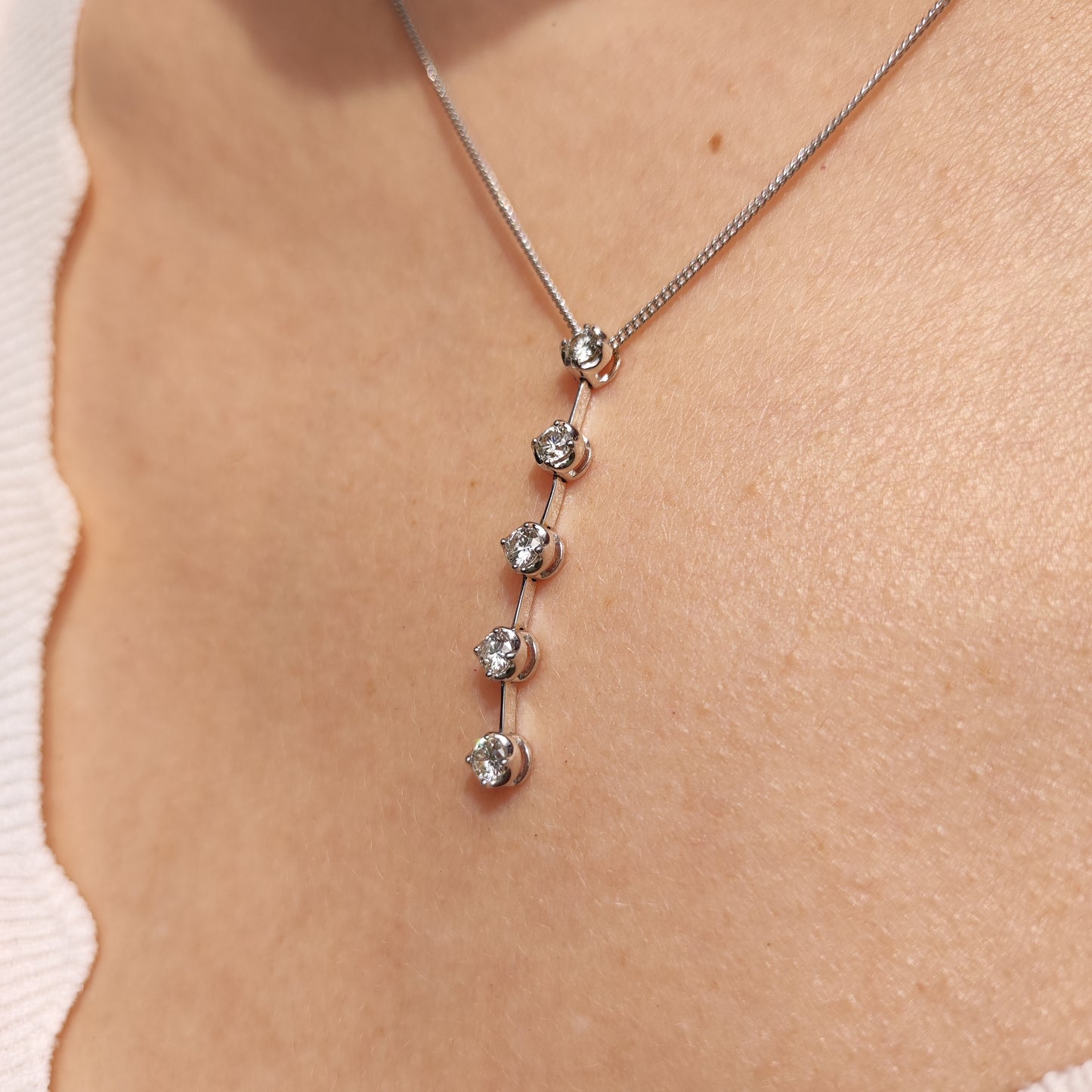 Vintage 0.45 Diamond necklace in 18 Carat Gold