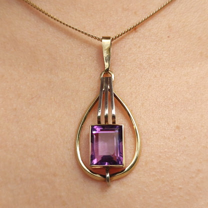 Vintage pendant in 8 Carat Gold by Theodore Klotz