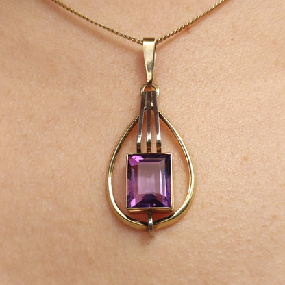 Vintage pendant in 8 Carat Gold by Theodore Klotz