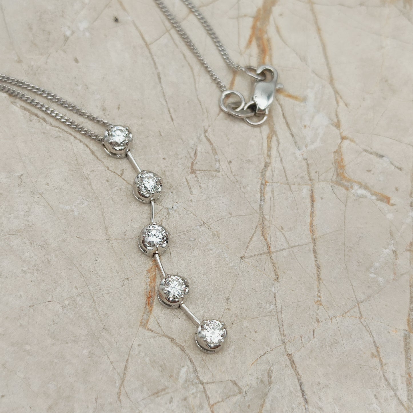 Vintage 0.45 Diamond necklace in 18 Carat Gold