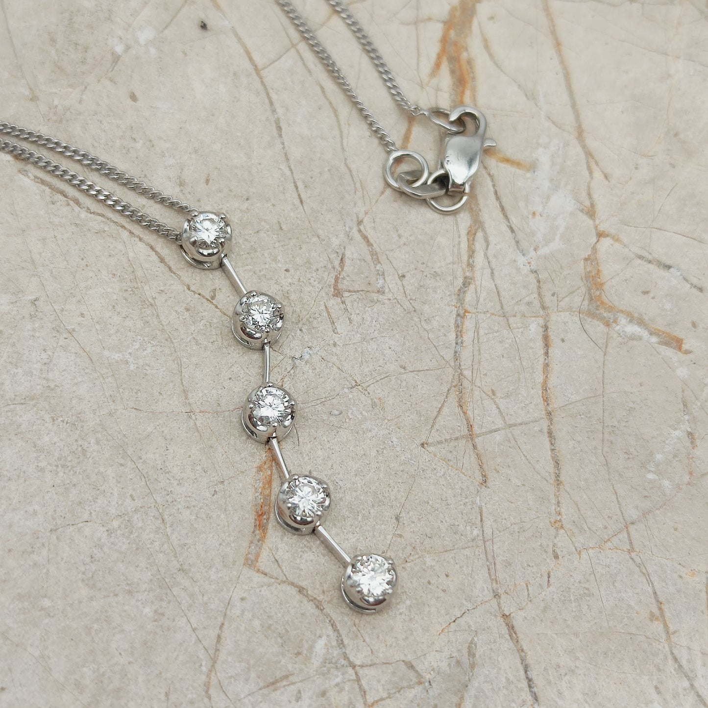 Vintage 0.45 Diamond necklace in 18 Carat Gold