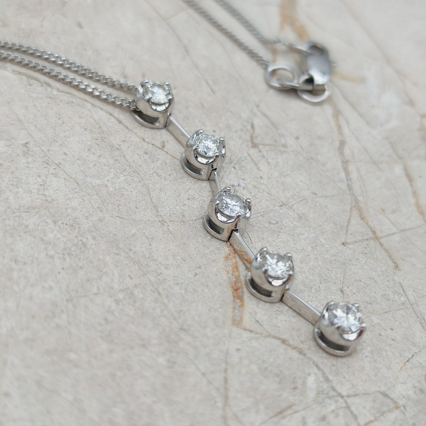 Vintage 0.45 Diamond necklace in 18 Carat Gold
