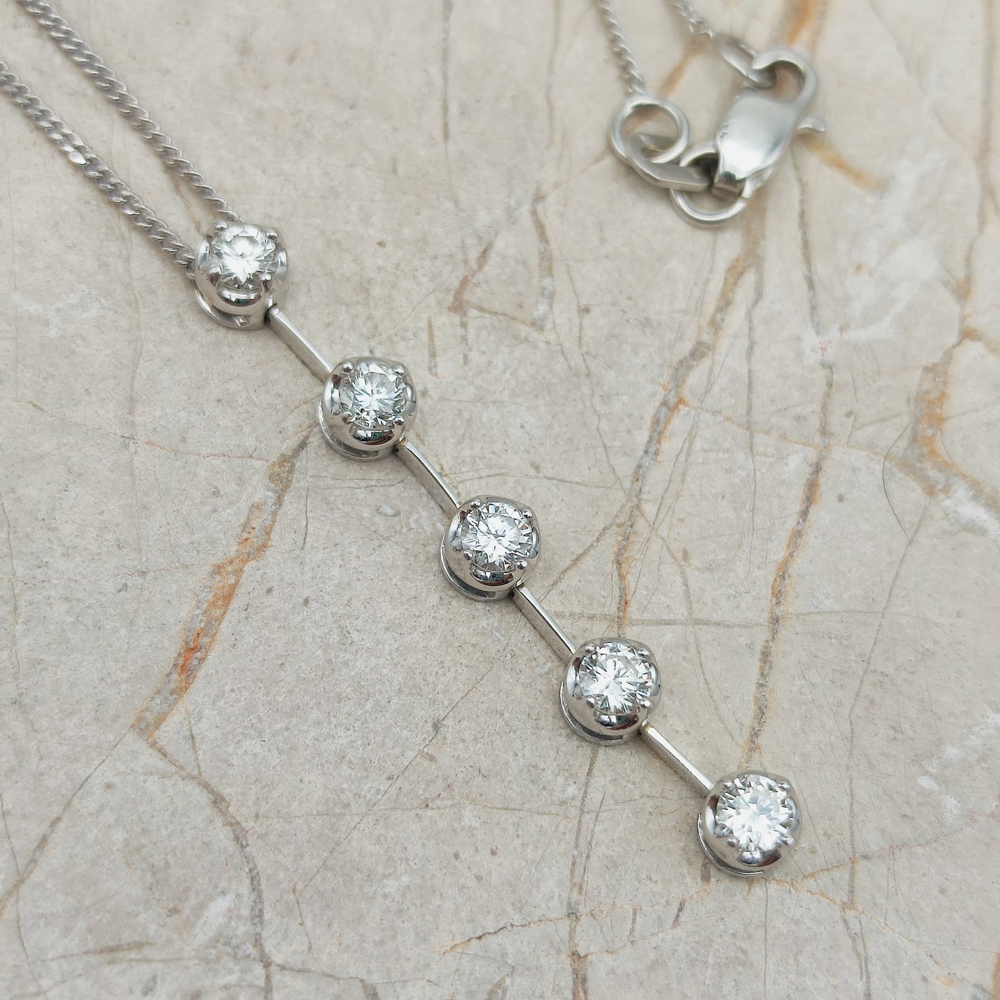 Vintage 0.45 Diamond necklace in 18 Carat Gold