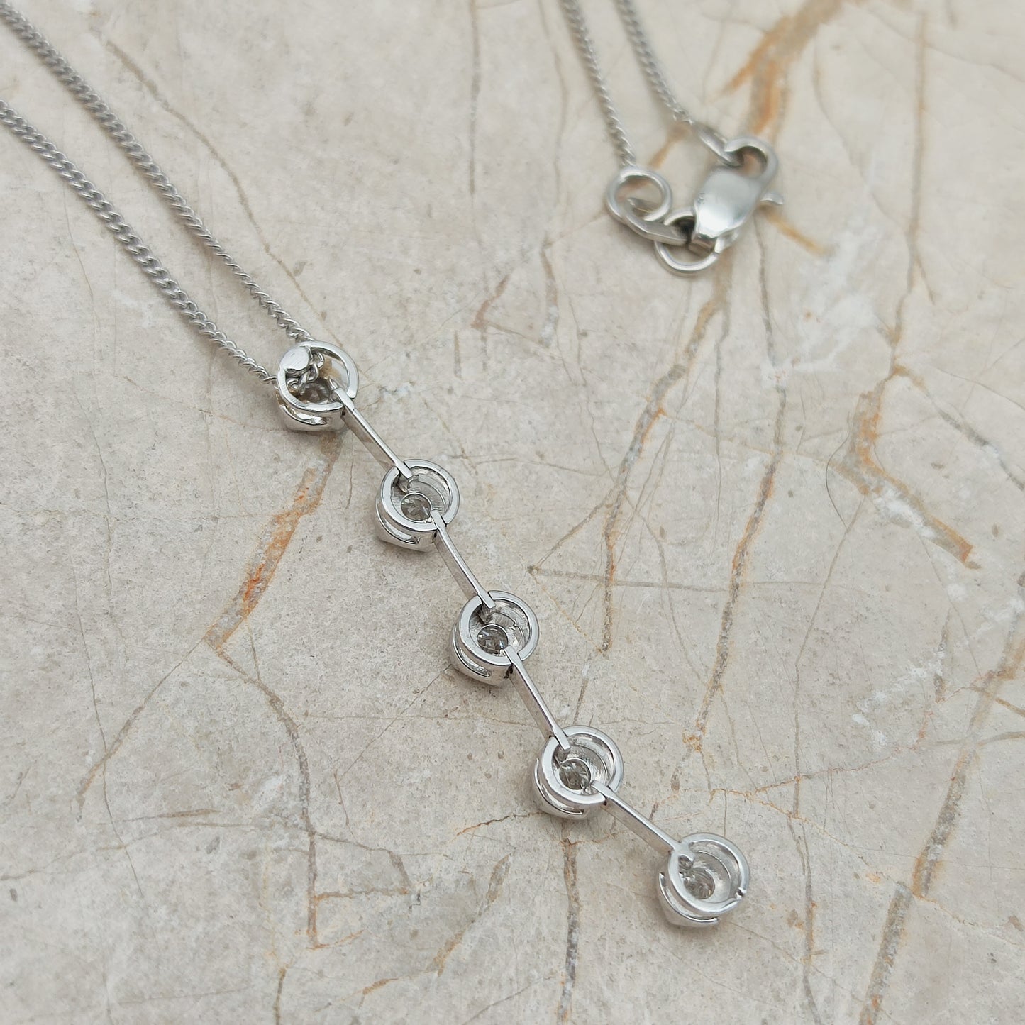 Vintage 0.45 Diamond necklace in 18 Carat Gold
