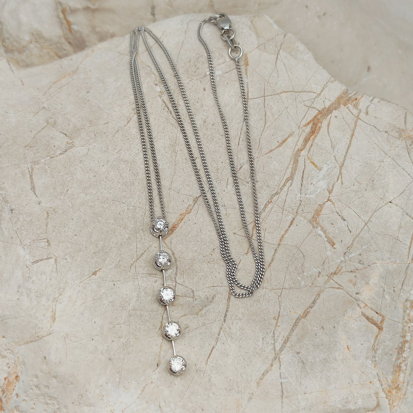 Vintage 0.45 Diamond necklace in 18 Carat Gold
