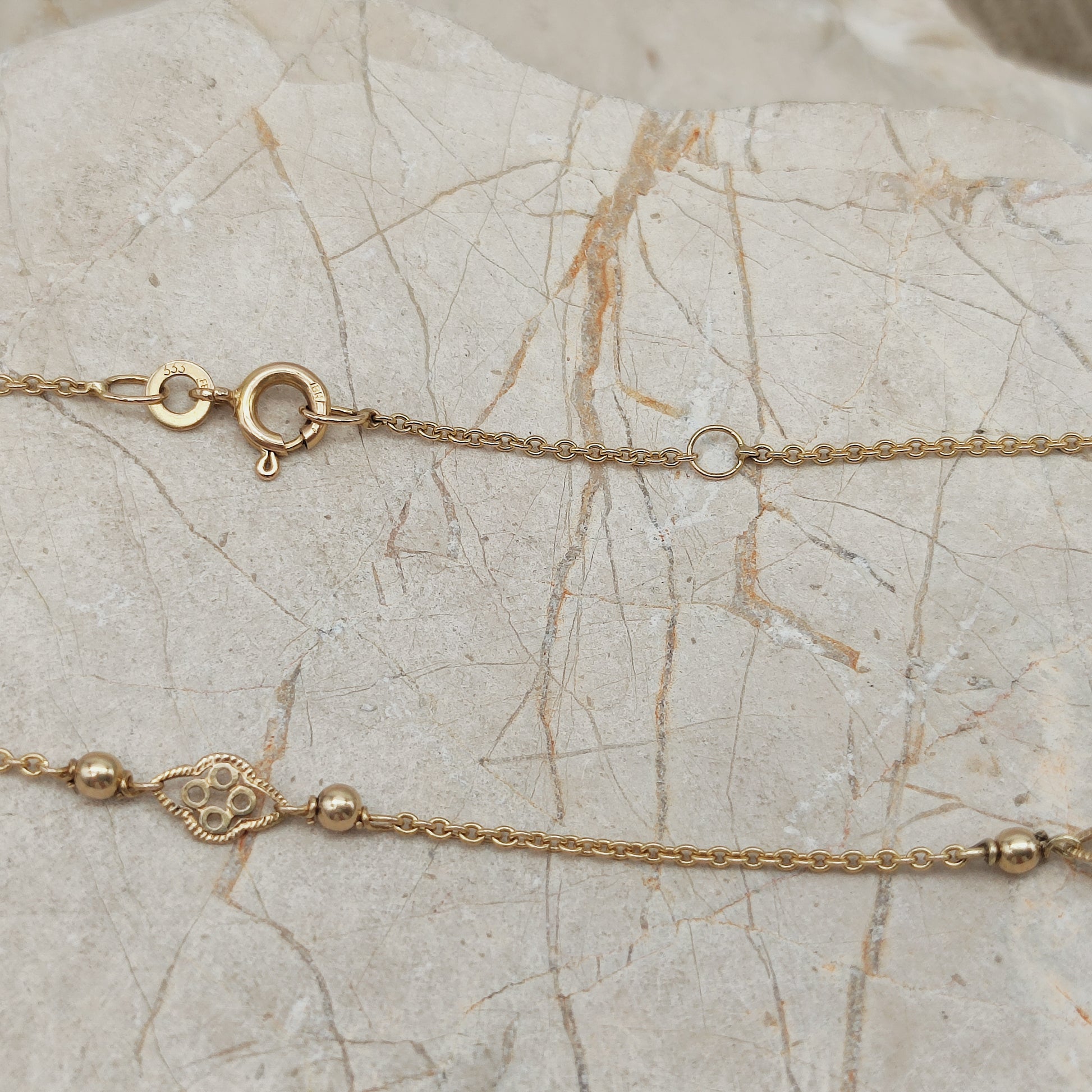 Gouden ketting verstelbaar op twee lengtes met veersluiting
