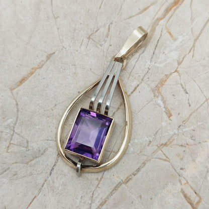Vintage pendant in 8 Carat Gold by Theodore Klotz