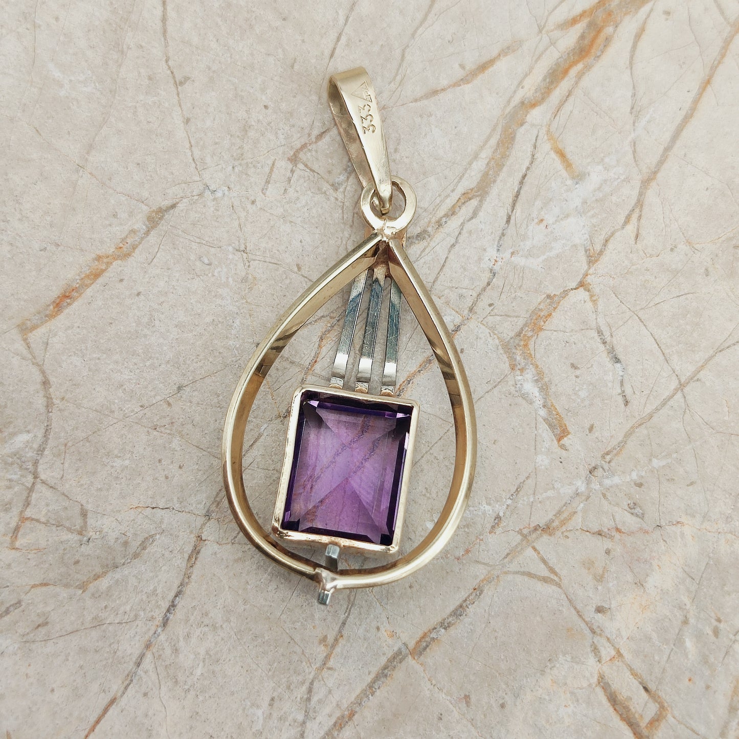 Vintage pendant in 8 Carat Gold by Theodore Klotz