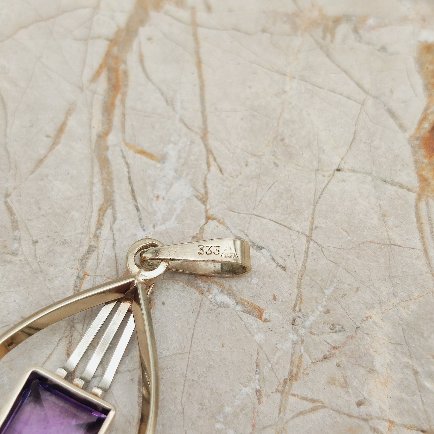 Vintage pendant in 8 Carat Gold by Theodore Klotz