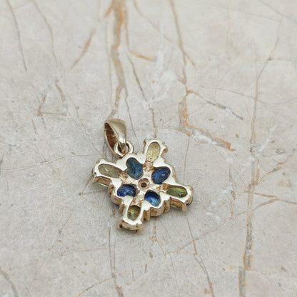 Modern Sapphire pendant in 9 Carat Gold
