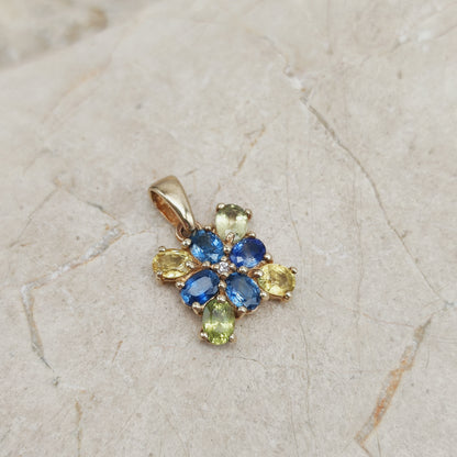 Modern Sapphire pendant in 9 Carat Gold