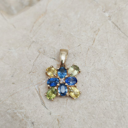Modern Sapphire pendant in 9 Carat Gold