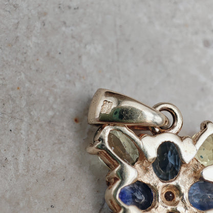 Modern Sapphire pendant in 9 Carat Gold