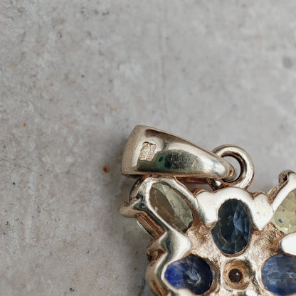 Modern Sapphire pendant in 9 Carat Gold
