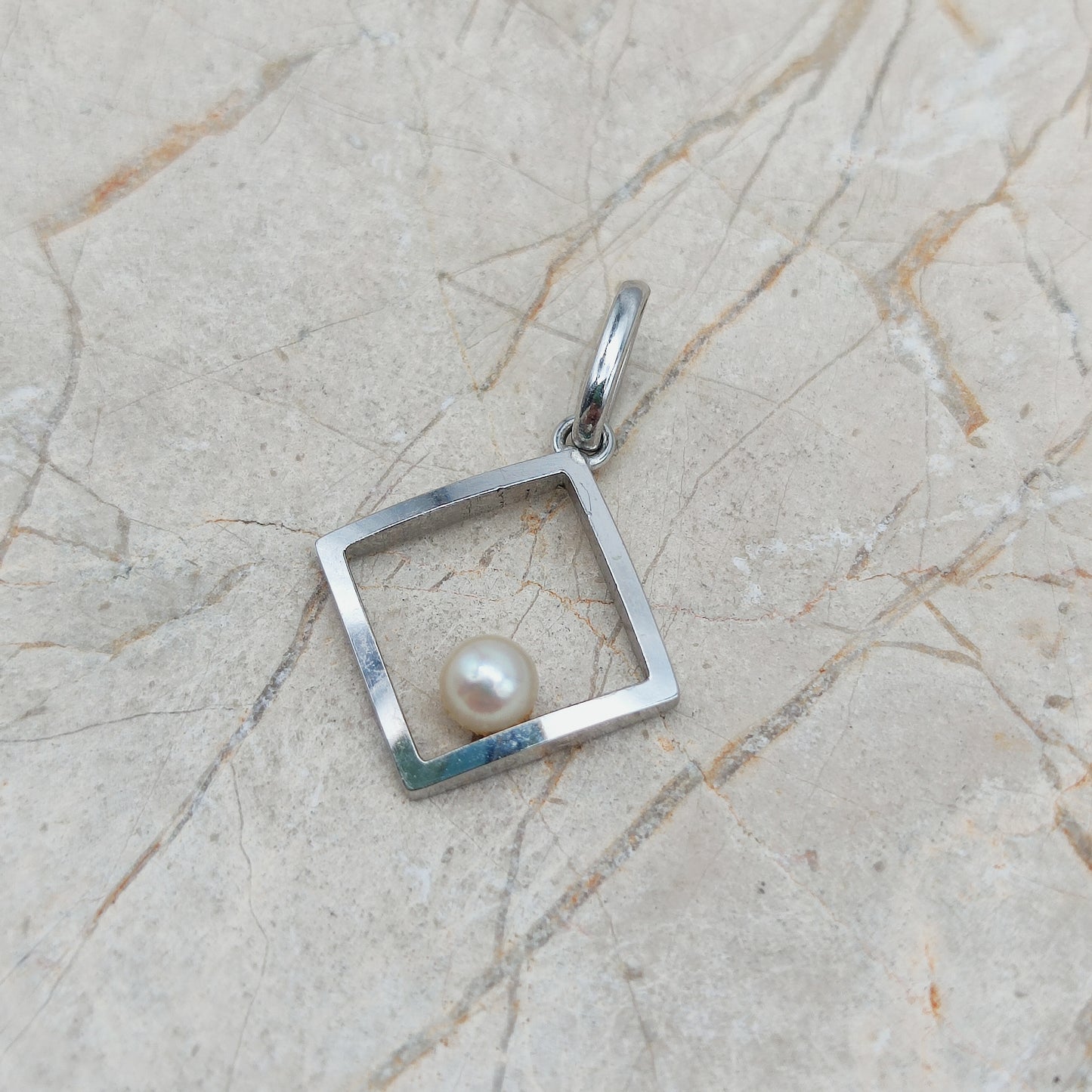 Vintage Pendant with Akoya Pearl in 18K White Gold
