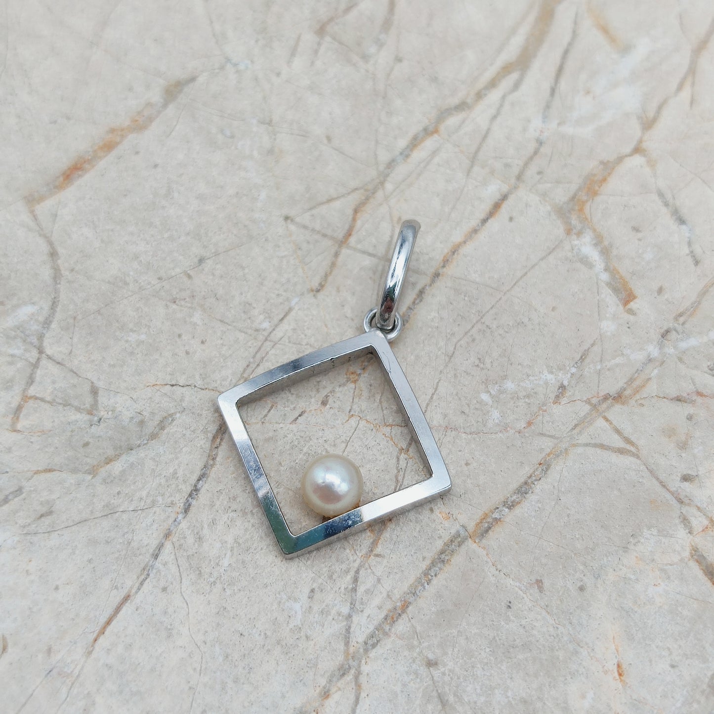Vintage Pendant with Akoya Pearl in 18K White Gold